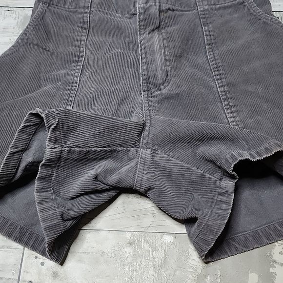 Vintage Weeds 5" grey corduroy deep pocket shorts - Picture 4 of 9